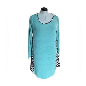Larace Green Tunic Long-Sleeved Swing Top with Leopard Print Accents - Size 2X